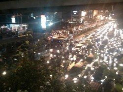 Ruas Sudirman Macet Menggila, Kendaraan Bergerak Pelan-pelan