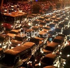 Hujan Reda, Kemacetan di Jakarta Menggila 
