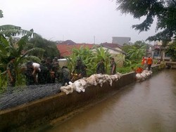 Tanggul Situ Pedongkelan Jebol Dicek Jokowi, Kopassus Ikut Membantu