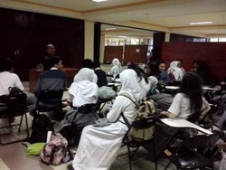 Sekolah Banjir, Siswa SMA 8 Belajar di Balai Pendidikan dan Latihan DKI