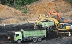 China: Tenang, Kami Sudah Menimbun