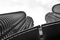 Si kembar pencakar langit Petronas
