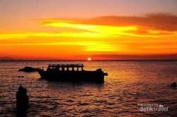Sunset Bulat Sempurna di Pantai Tanjung Bira