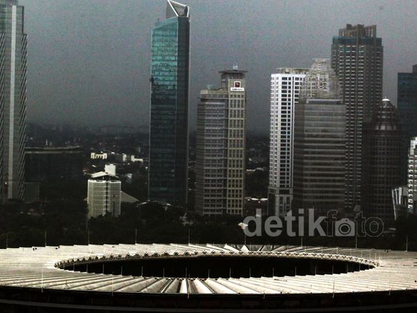 Mendung Terus Gelayuti Jakarta