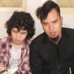 Pamer Ular di Kejaksaan Negeri, Ahmad Dhani Bikin Heboh