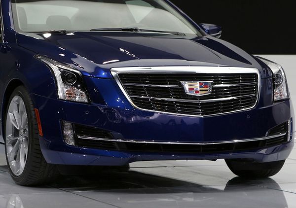 Logo Baru Mobil Cadillac