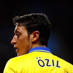 Ancelotti Akui Madrid Keliru Jual Oezil