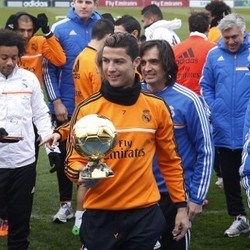 Agen: Ronaldo Bakal di Madrid Hingga Usia 40 Tahun