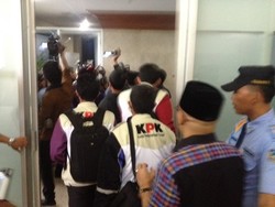 Ruang Sekretariat Digeledah KPK, Anggota Komisi VII Tak Terlihat