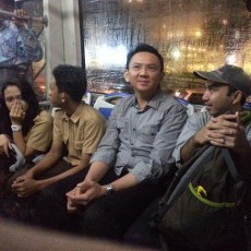 Naik TransJ, Ahok Sempat Dicegat Petugas karena Nyolong Pintu Khusus Perempuan