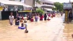 Pengungsi Banjir di Jakarta Timur Terjangkit Sakit Kulit dan Ispa