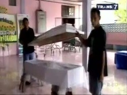 18 Tewas Akibat Banjir Bandang