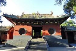 Shaolin Temple dan 7 Kuil Paling Ngetop di China