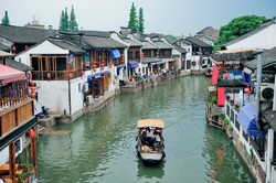 Tak Usah ke Venesia, Shanghai Juga Punya Kanal Keren