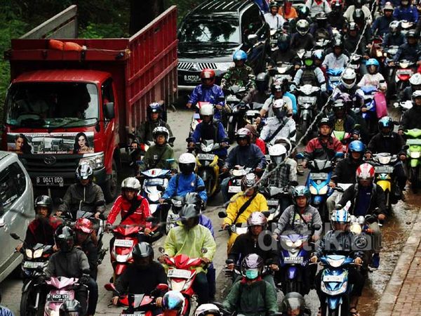 Akses Ditutup, Jalan TB Simatupang Macet Parah