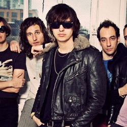 Sempat Dikabarkan Bubar, The Strokes Siap Kembali Manggung