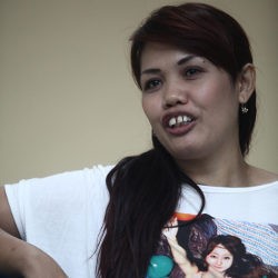 Trauma Bersuami Ganteng, Ely Sugigi Cari Pria Bule