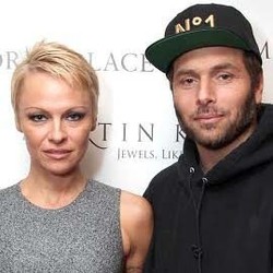 Rujuk Lagi, Pamela Anderson dan Rick Salomon Bahagia