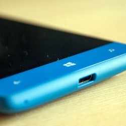 Demi Ponsel Windows, Microsoft Setor Rp 14,5 Triliun ke Samsung