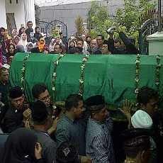 Suami Meninggal karena Jantung, Khofifah: Kami Merasa Ditinggalkan Terlalu Cepat