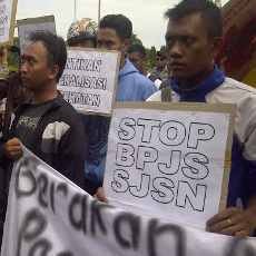 Mahasiswa Tuban Demo Tolak BPJS