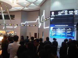 3 Saham Emiten Baru Ini Kompak Menghijau Meski Pasar Negatif