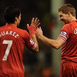 Suarez Sedang On Fire, Gerrard Gemar Jebol Gawang Villa