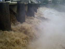 Ketinggian Air Mendadak Naik Jadi 180 Cm, Katulampa Siaga 2