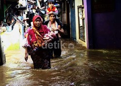 Warga Harus Lebih Kritis Sikapi Caleg yang Berkampanye di Lokasi Bencana