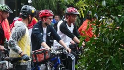 Balapan Jokowi, Lorenzo dan Rossi Tertunda Karena Hujan