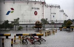 Saat Depo BBM Plumpang Tergenang