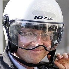 Nicolas Sarkozy Sebut Hollande Presiden Konyol karena Ketahuan Selingkuh