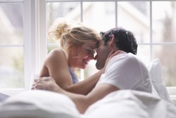 Ingin Terus Intim dengan Pasangan? 9 Jenis Seks Ini Harus Anda Coba