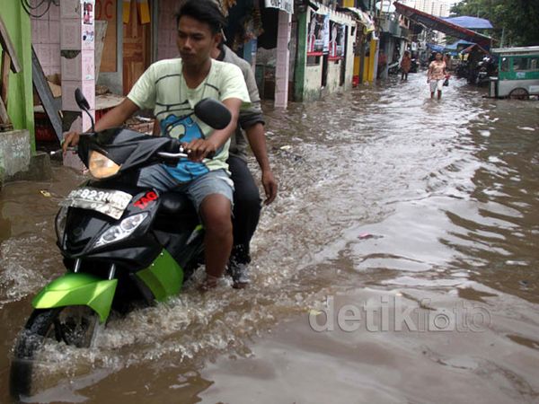 Warga Kampung Kandang Kebanjiran