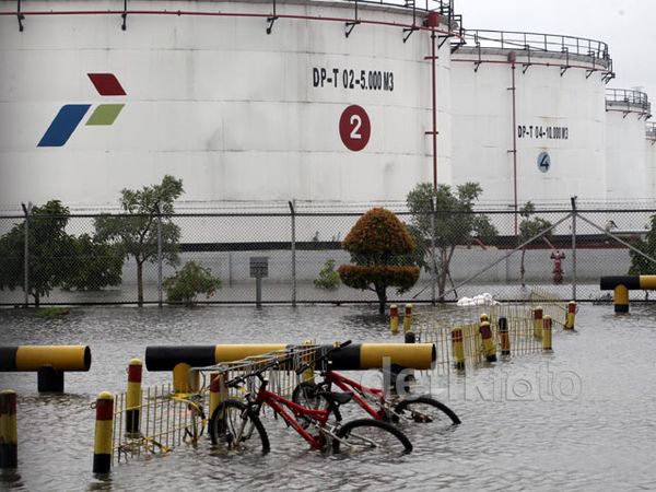 Terminal BBM Plumpang Tergenang