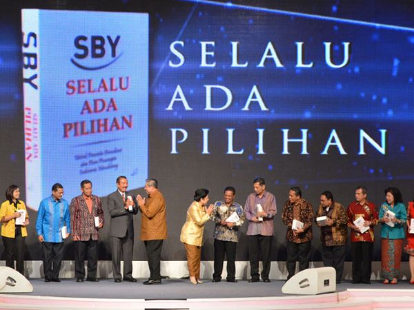 SBY Luncurkan Buku Selalu Ada Pilihan