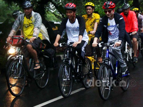 Jokowi Balapan dengan Lorenzo 