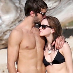 Pacaran dengan Matthew Janney, Emma Watson Direstui