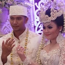 Kesedihan Nia Daniati Saat Ditinggal Sang Putri Usai Menikah