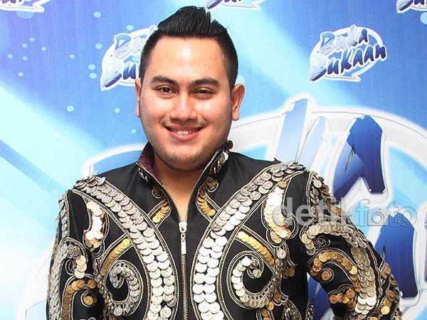 Kostum Heboh ala Nassar