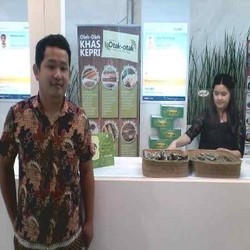 Raup Rp 100 Juta/Bulan, Pria Ini Sukses Jalani Bisnis Otak-Otak Warisan Keluarga