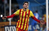 Gol pertama dicetak Messi pada menit 43 setelah mnyempurnakan Umpan pendek Tello dari sisi kiri yang berhasil dibelokkan ke dalam gawang Getafe. REUTERS/Sergio Perez.     