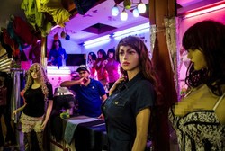 Manekin Berpayudara Besar Bikin Wanita di Negara Ini Ingin Operasi Plastik