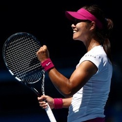 Nyaris Kalah, Li Na Balikkan Keadaan dan Lolos