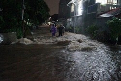 Banjir 2 Meter Tenggelamkan Kompleks Dosen IKIP Bekasi