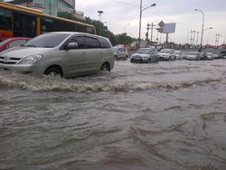 Titik Banjir Tengah Malam Ini di Jakarta 