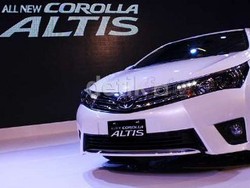 Corolla Altis Manual dan Otomatis Berbagi Tugas