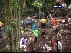 Pencarian Korban Banjir Bandang Masih Berlanjut