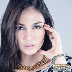 Dicari! Remaja yang Semangat Ingin Belajar Bareng Luna Maya