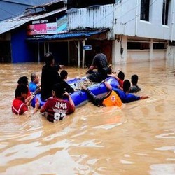Indosat Bagi-bagi Pulsa untuk Korban Banjir Manado